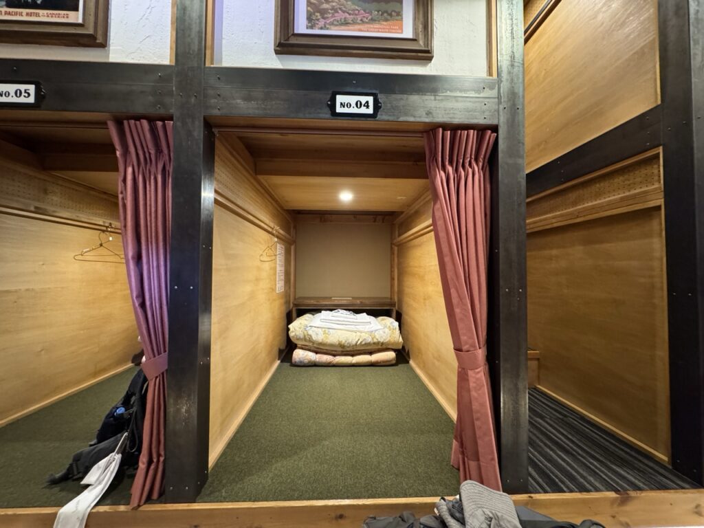 徳澤園の相部屋の1人用ボックス
